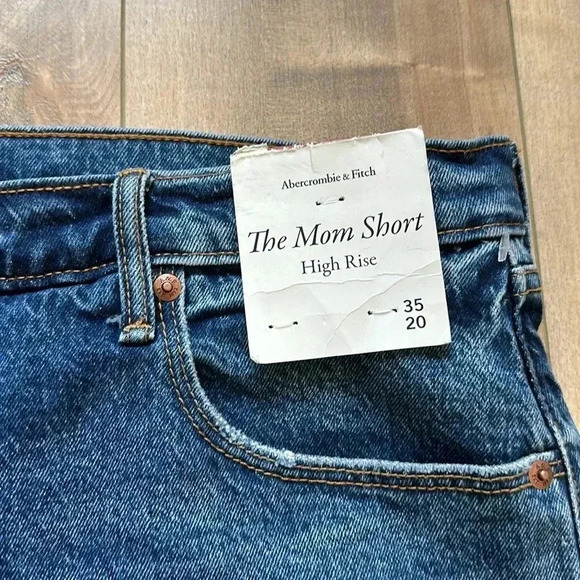 NWT Abercrombie & Fitch The Mom Short High Rise Raw Hem Plus Size 35/20 - Picture 3 of 8